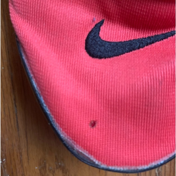 Nike - Picture 3 of 3